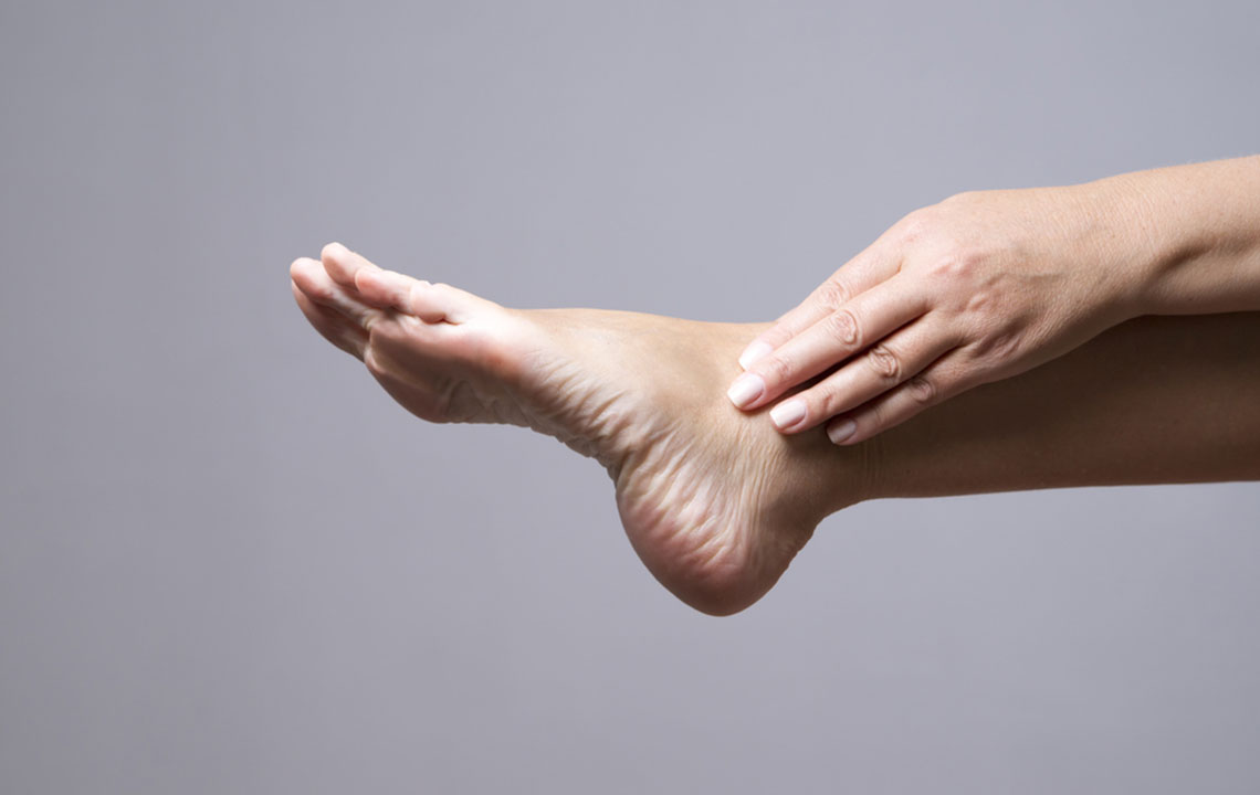 Bottom of Foot Pain &#8211; Causes, Symptoms, and Diagnosis